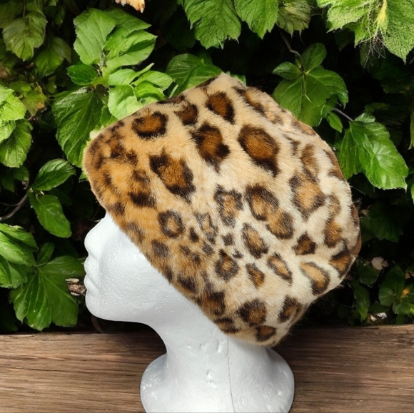 ACCESSORIES Faux Fur Animal Print Cossack Shaka Hat - Picture 3 of 6